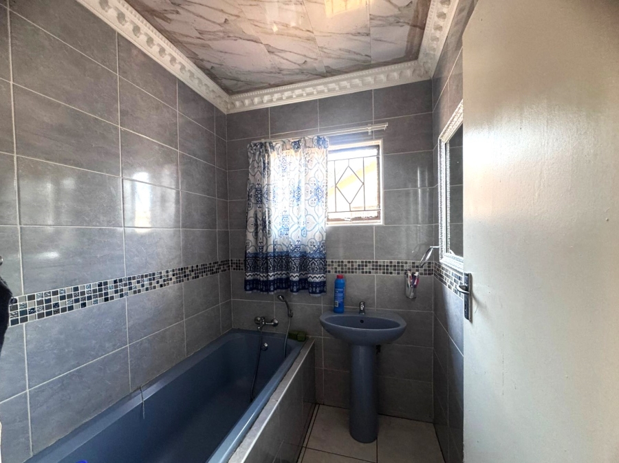 3 Bedroom Property for Sale in Vosloorus Ext 5 Gauteng