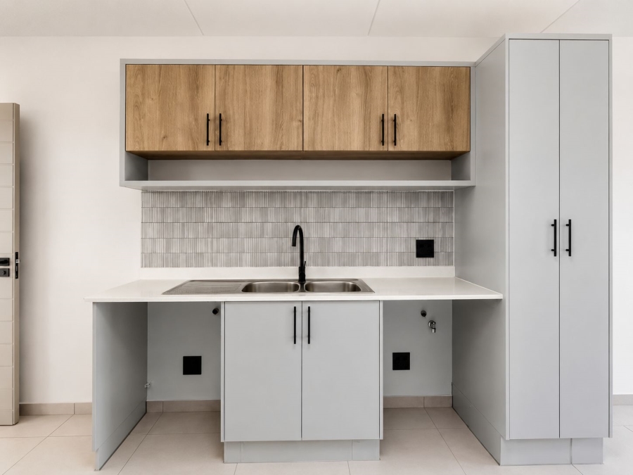 To Let 2 Bedroom Property for Rent in Fourways Gauteng