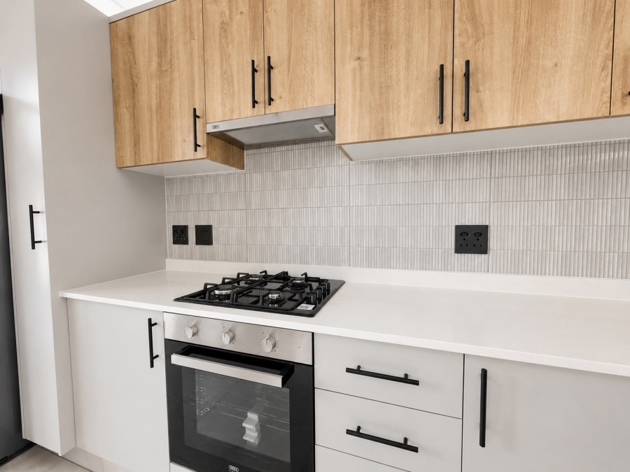 To Let 2 Bedroom Property for Rent in Fourways Gauteng