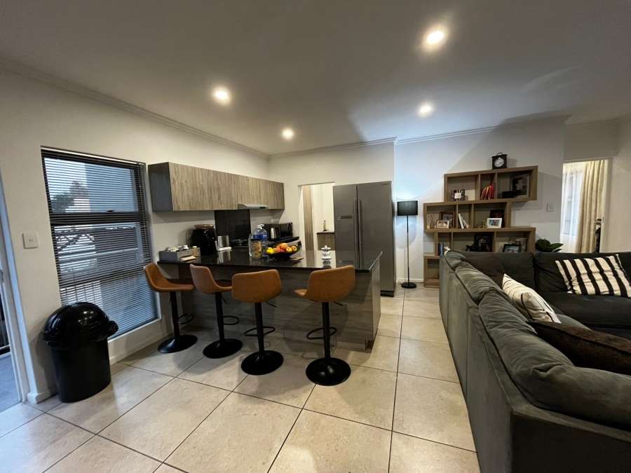 To Let 2 Bedroom Property for Rent in Lonehill Gauteng