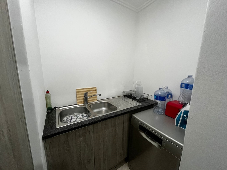 To Let 2 Bedroom Property for Rent in Lonehill Gauteng