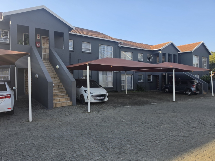 3 Bedroom Property for Sale in New Redruth Gauteng