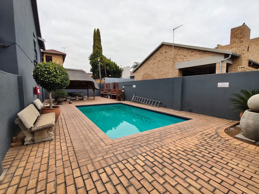 3 Bedroom Property for Sale in New Redruth Gauteng
