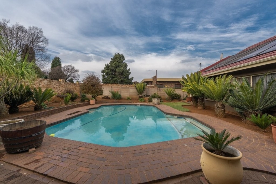 4 Bedroom Property for Sale in Albemarle Ext 2 Gauteng