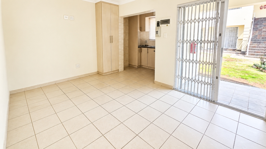 To Let 1 Bedroom Property for Rent in Lambton Gauteng