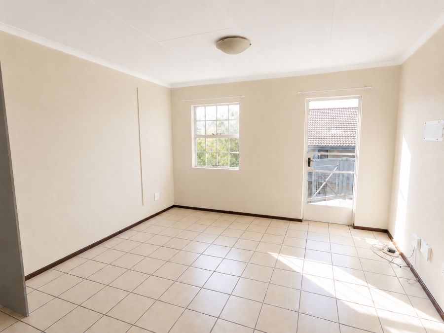 To Let 2 Bedroom Property for Rent in Moffat View Gauteng