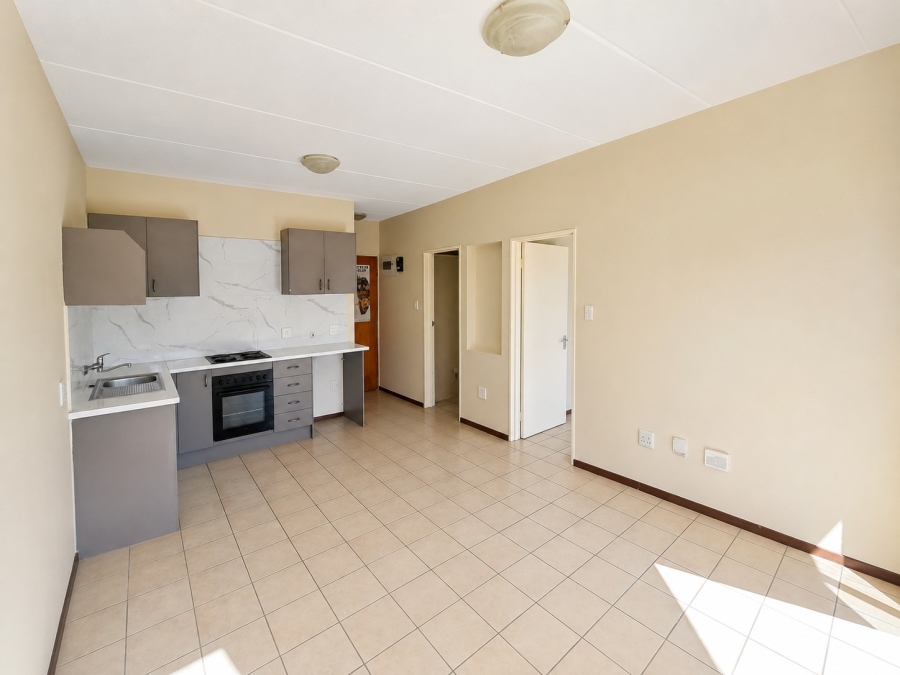 To Let 2 Bedroom Property for Rent in Moffat View Gauteng