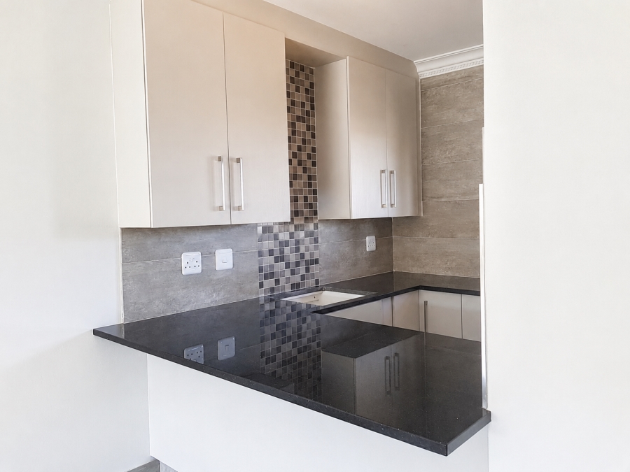 2 Bedroom Property for Sale in Oakdene Gauteng