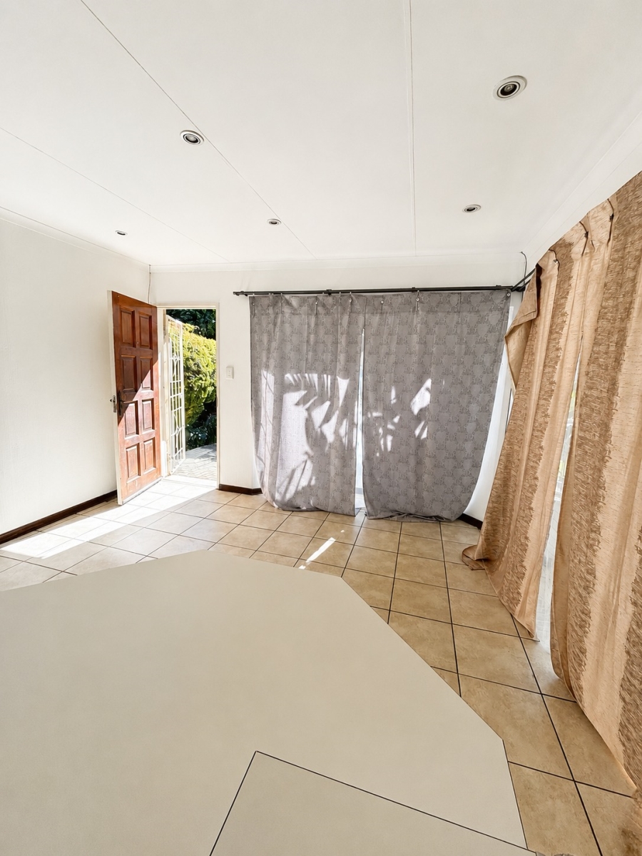 To Let 1 Bedroom Property for Rent in Ormonde Gauteng