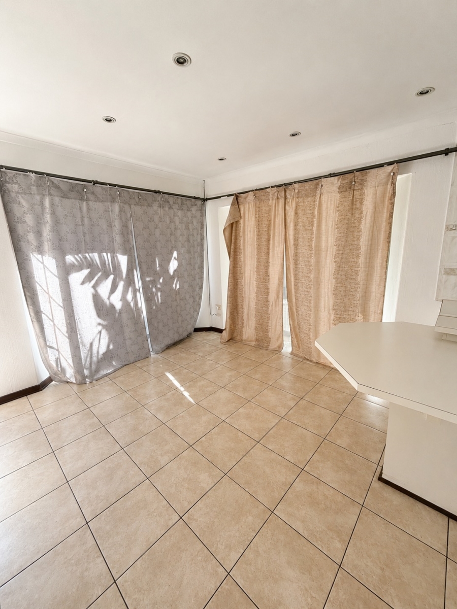 To Let 1 Bedroom Property for Rent in Ormonde Gauteng