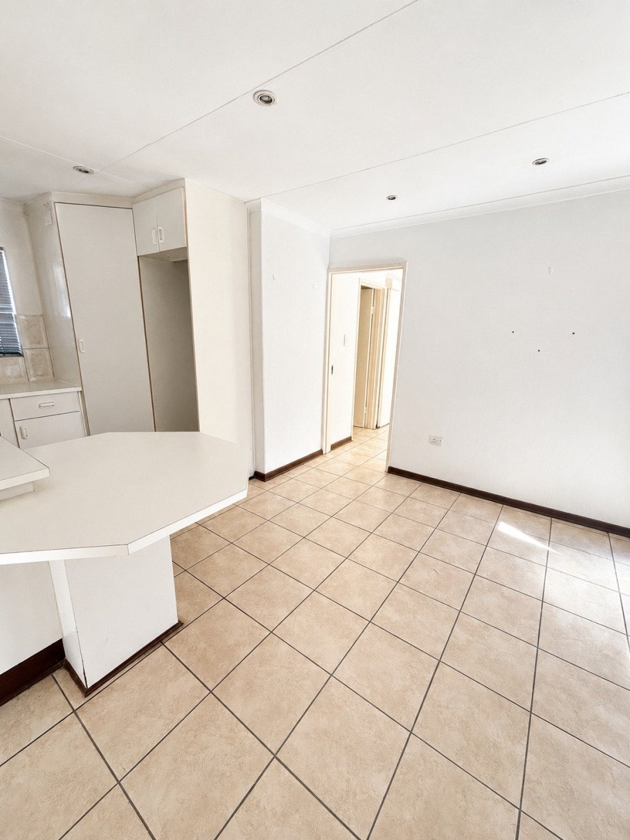 To Let 1 Bedroom Property for Rent in Ormonde Gauteng
