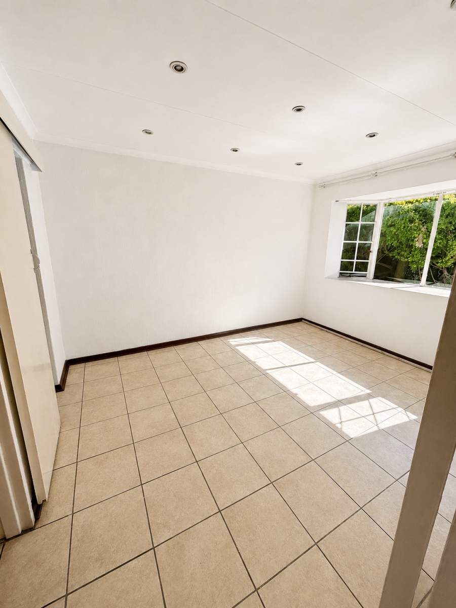 To Let 1 Bedroom Property for Rent in Ormonde Gauteng