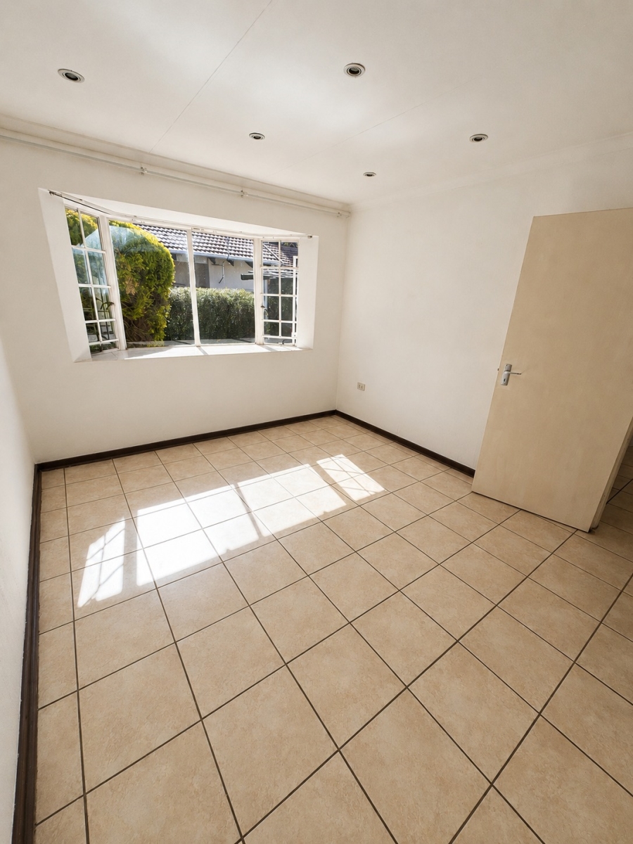 To Let 1 Bedroom Property for Rent in Ormonde Gauteng