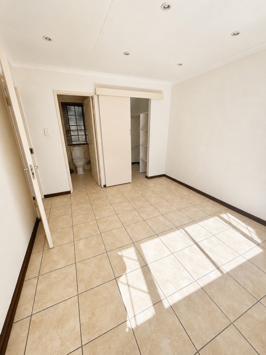 To Let 1 Bedroom Property for Rent in Ormonde Gauteng