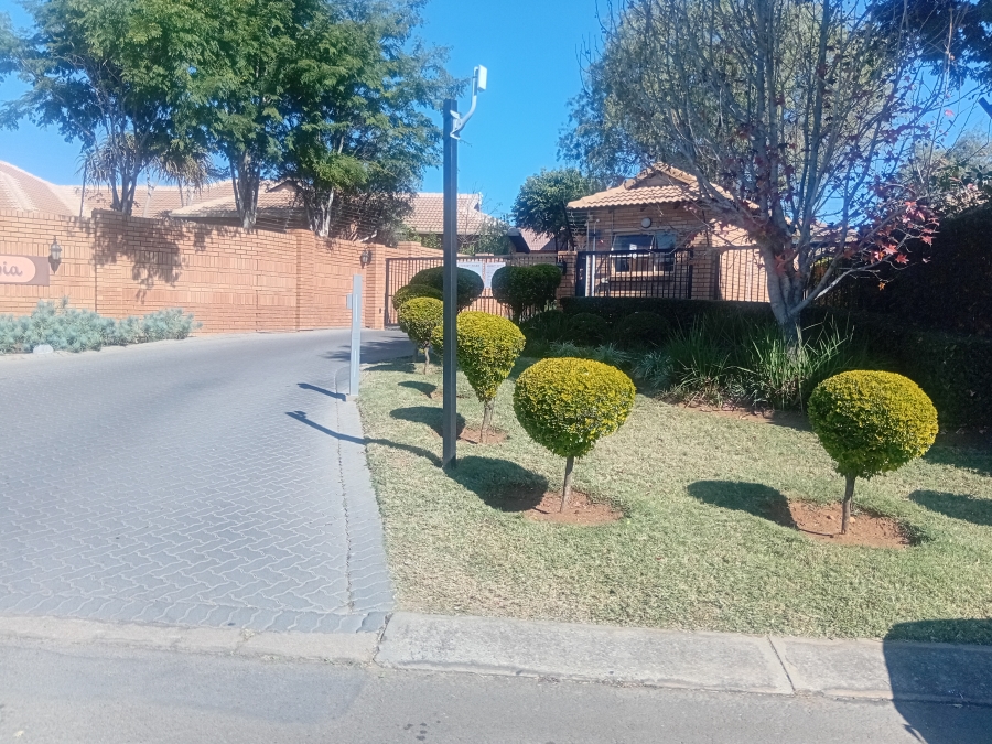 To Let 2 Bedroom Property for Rent in Hazeldean Gauteng