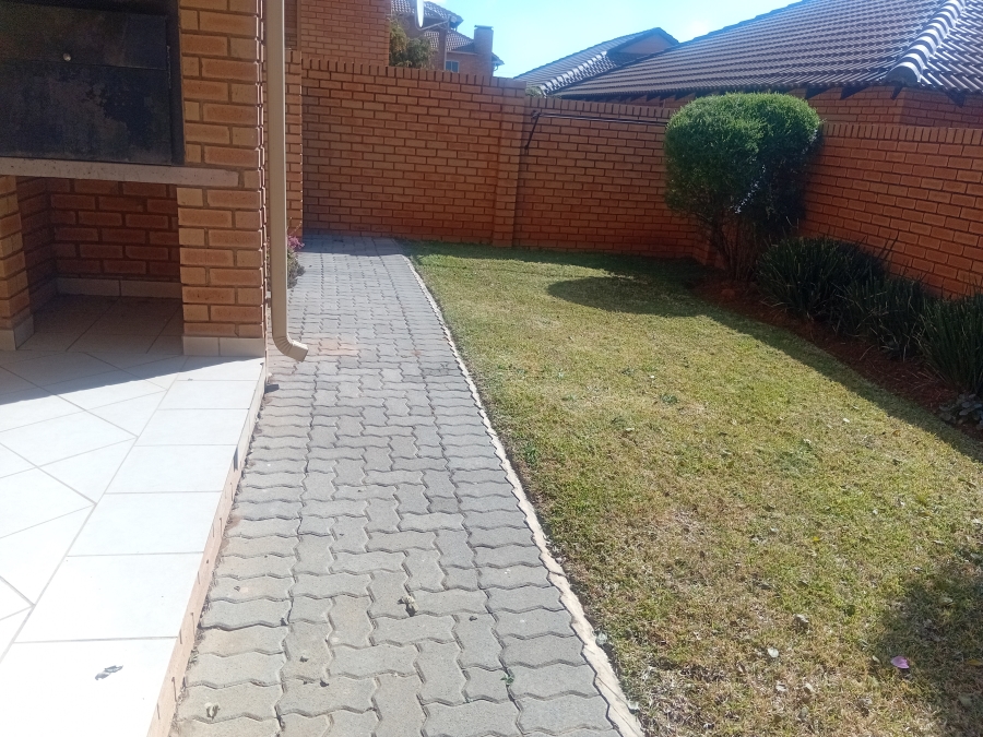 To Let 2 Bedroom Property for Rent in Hazeldean Gauteng
