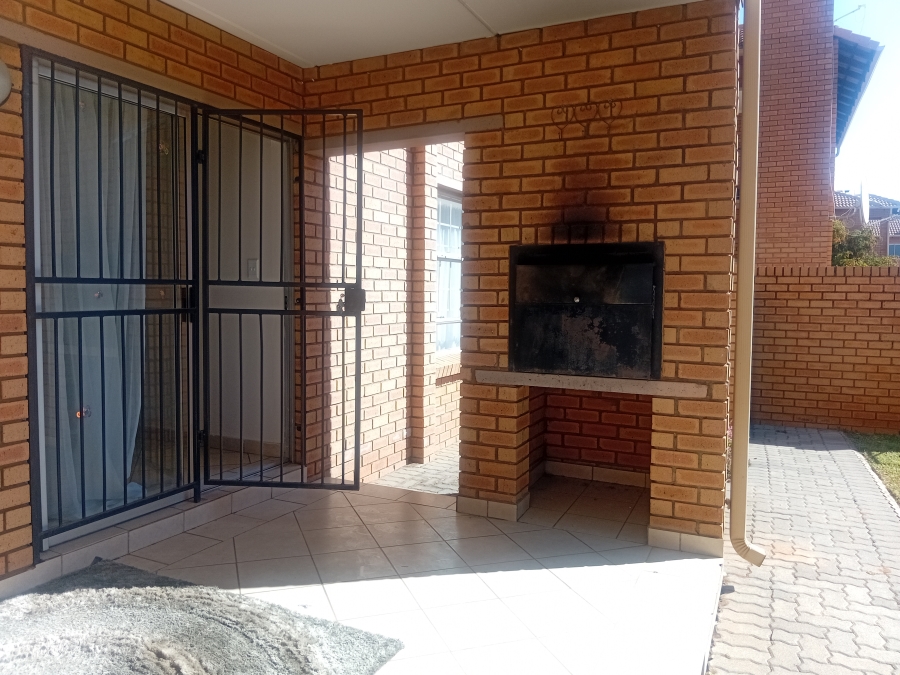 To Let 2 Bedroom Property for Rent in Hazeldean Gauteng
