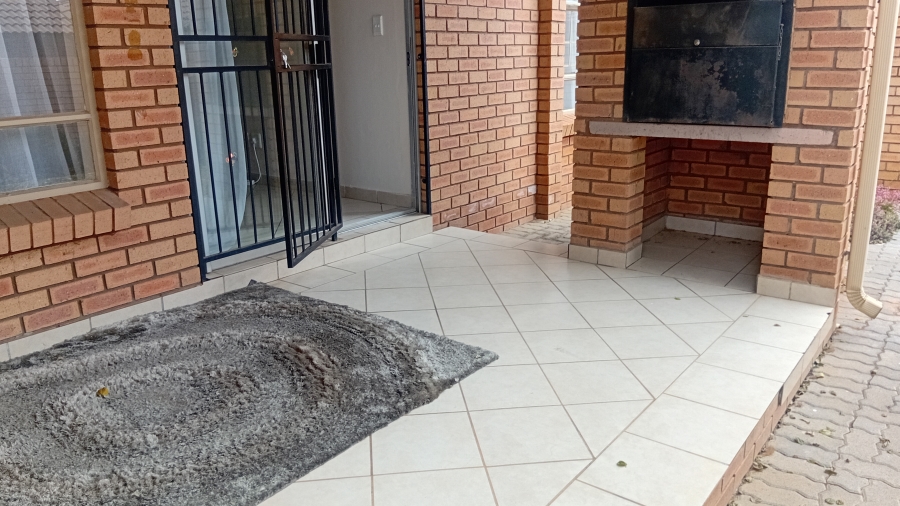 To Let 2 Bedroom Property for Rent in Hazeldean Gauteng