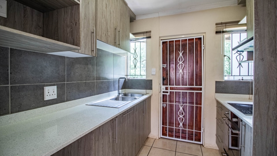 To Let 2 Bedroom Property for Rent in Lombardy West Gauteng