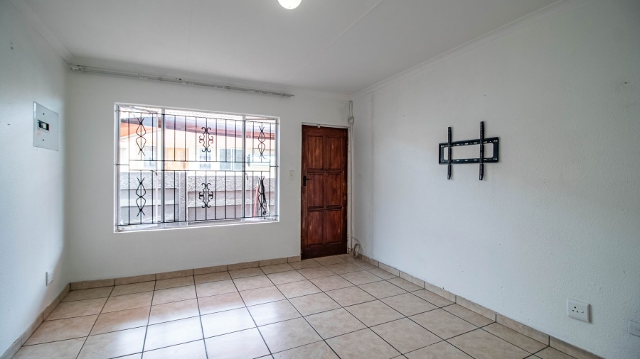 To Let 2 Bedroom Property for Rent in Lombardy West Gauteng