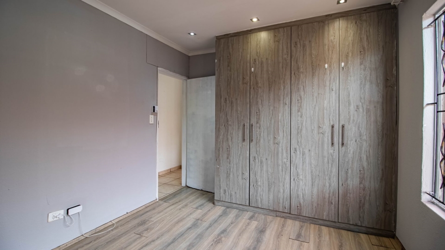To Let 2 Bedroom Property for Rent in Lombardy West Gauteng