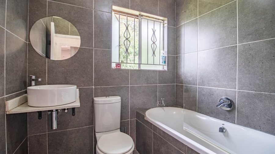 To Let 2 Bedroom Property for Rent in Lombardy West Gauteng