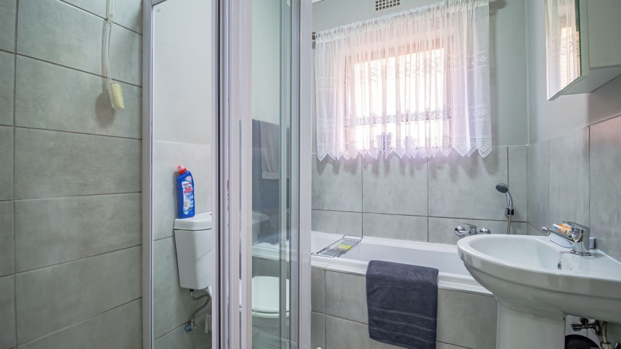 3 Bedroom Property for Sale in Brentwood Gauteng