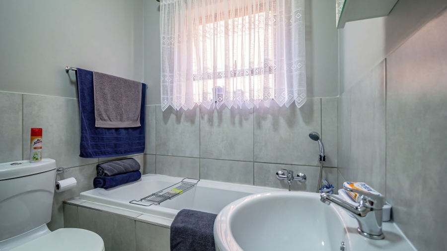 3 Bedroom Property for Sale in Brentwood Gauteng