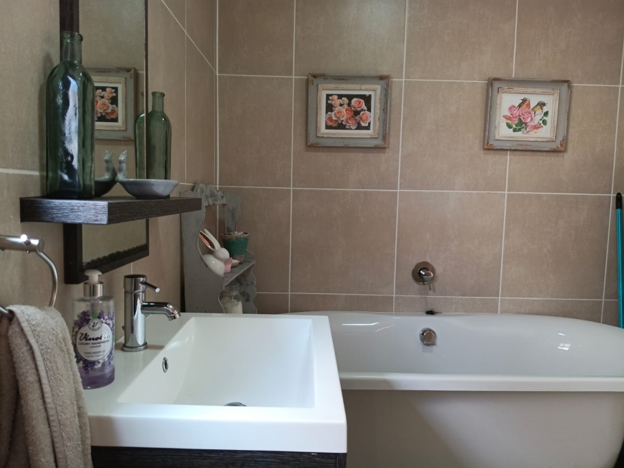 3 Bedroom Property for Sale in Greenstone Hill Gauteng