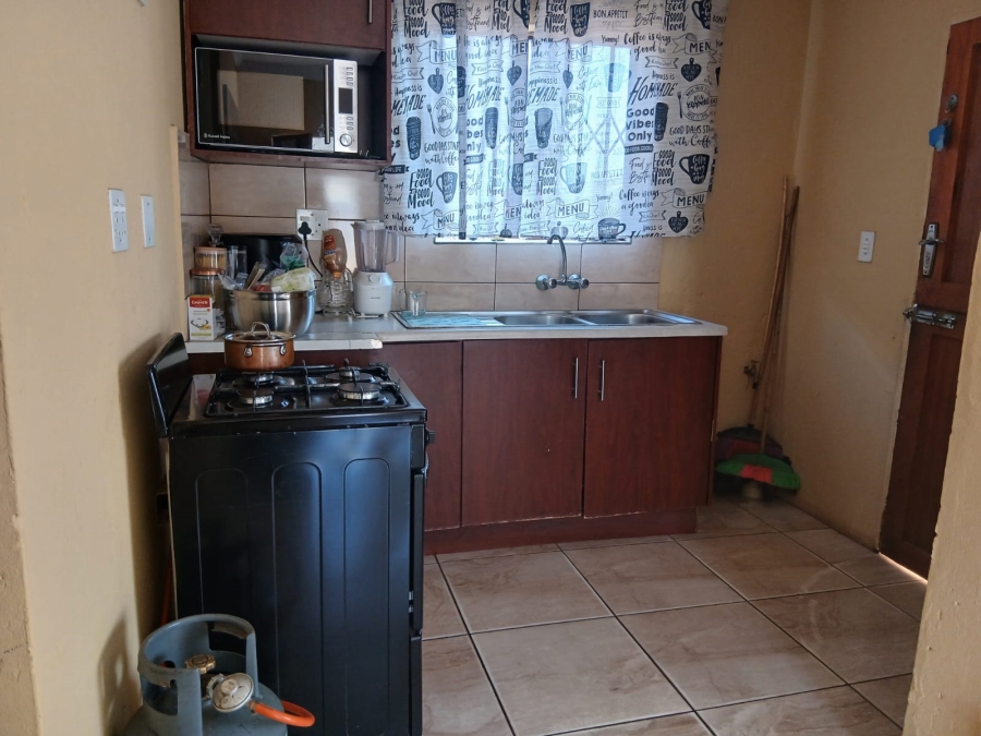5 Bedroom Property for Sale in Roodekop Gauteng
