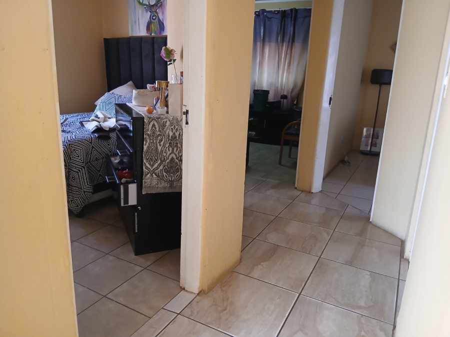 5 Bedroom Property for Sale in Roodekop Gauteng