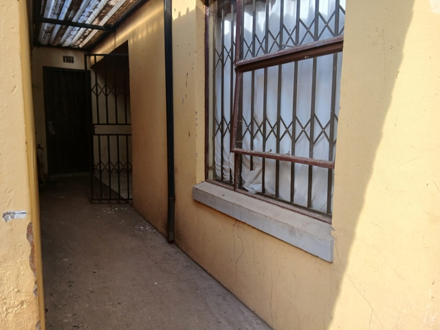 5 Bedroom Property for Sale in Roodekop Gauteng