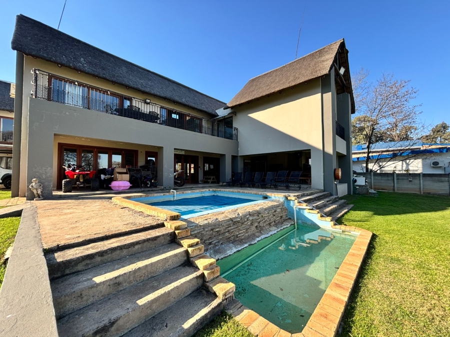 4 Bedroom Property for Sale in Kaalplaats West Gauteng