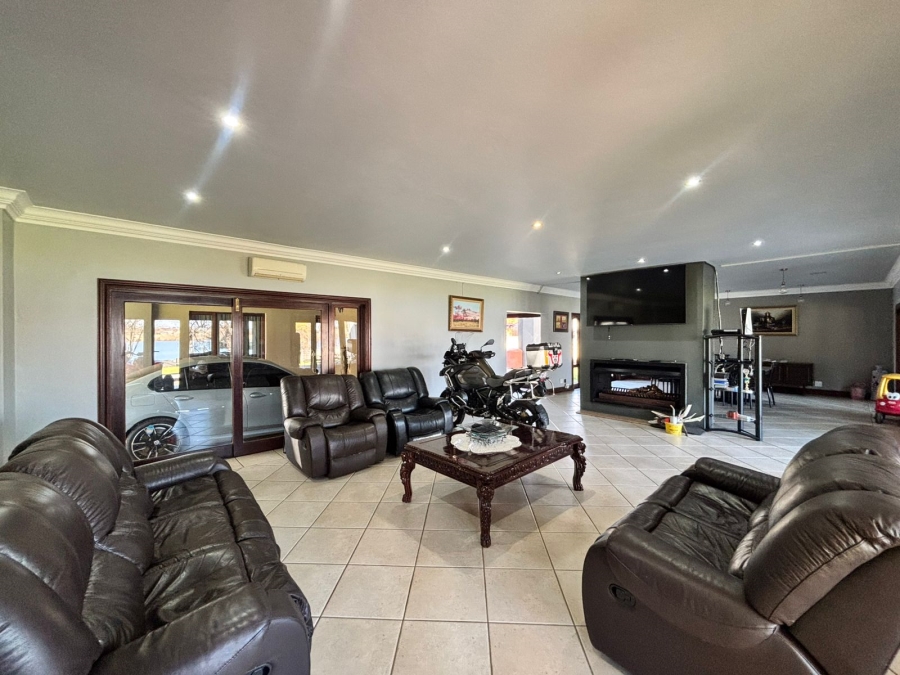 4 Bedroom Property for Sale in Kaalplaats West Gauteng