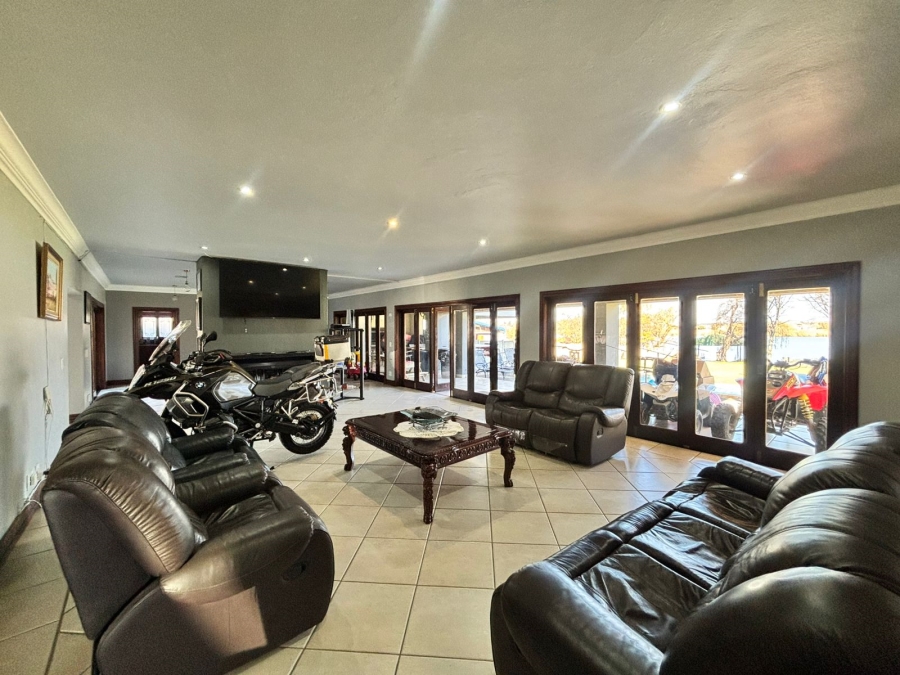 4 Bedroom Property for Sale in Kaalplaats West Gauteng
