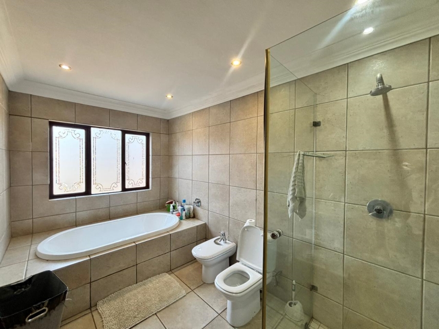 4 Bedroom Property for Sale in Kaalplaats West Gauteng