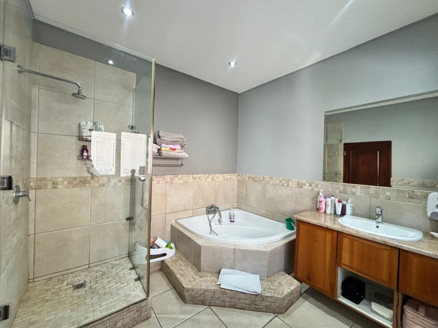 4 Bedroom Property for Sale in Kaalplaats West Gauteng