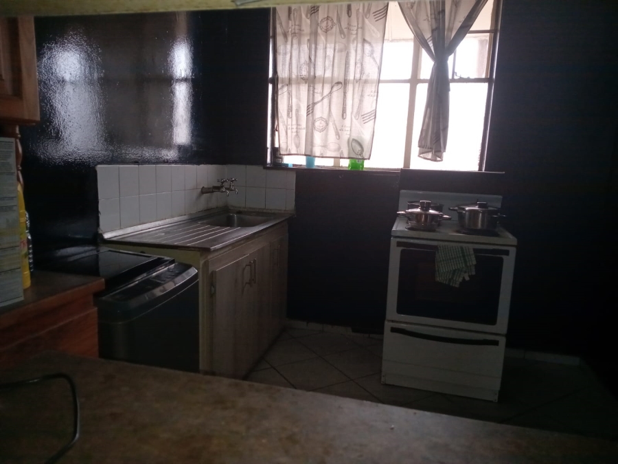 2 Bedroom Property for Sale in Vanderbijlpark CW 3 Gauteng