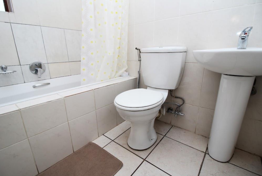 3 Bedroom Property for Sale in Amorosa Gauteng