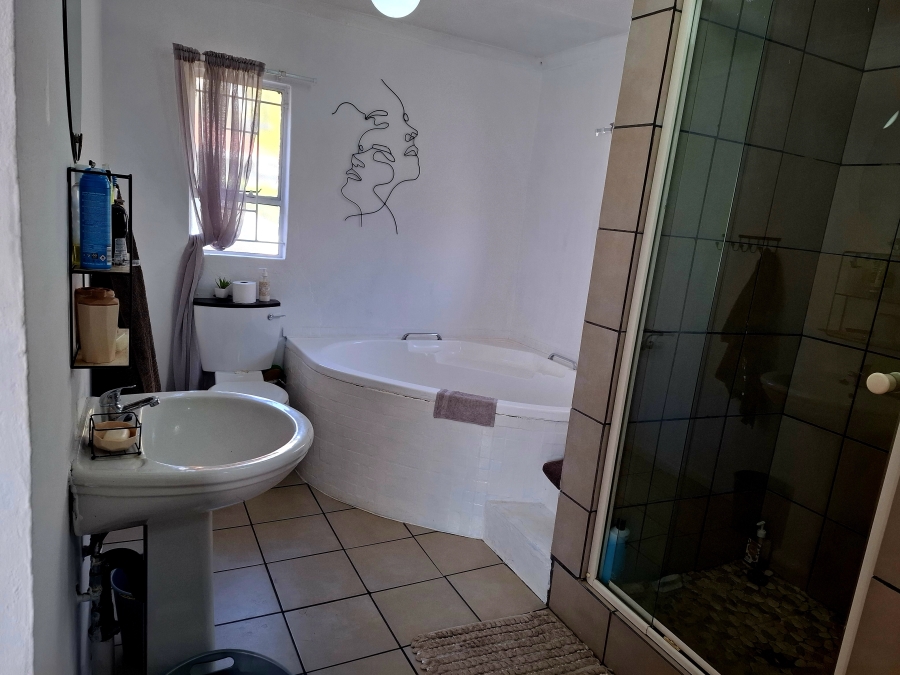 4 Bedroom Property for Sale in Selection Park Gauteng