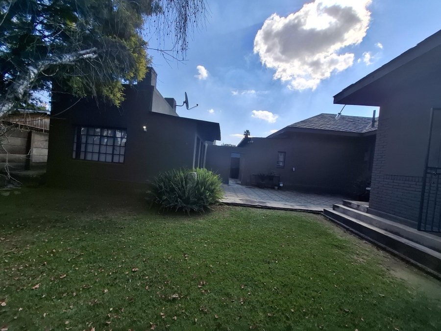 4 Bedroom Property for Sale in Selection Park Gauteng