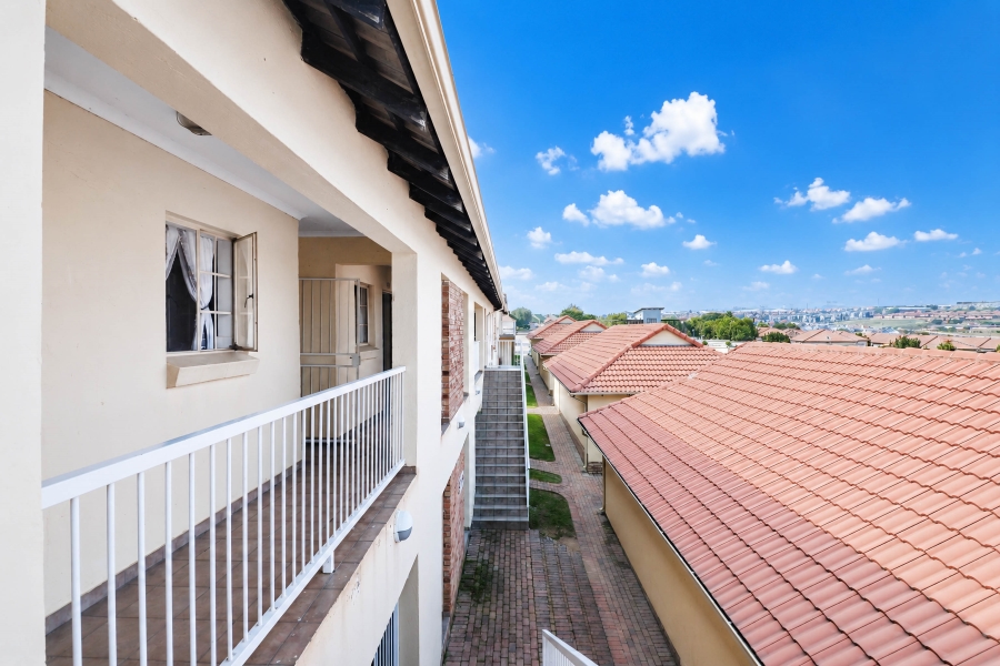 1 Bedroom Property for Sale in Kosmosdal Gauteng