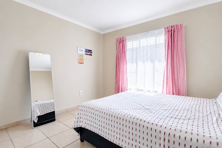 1 Bedroom Property for Sale in Kosmosdal Gauteng