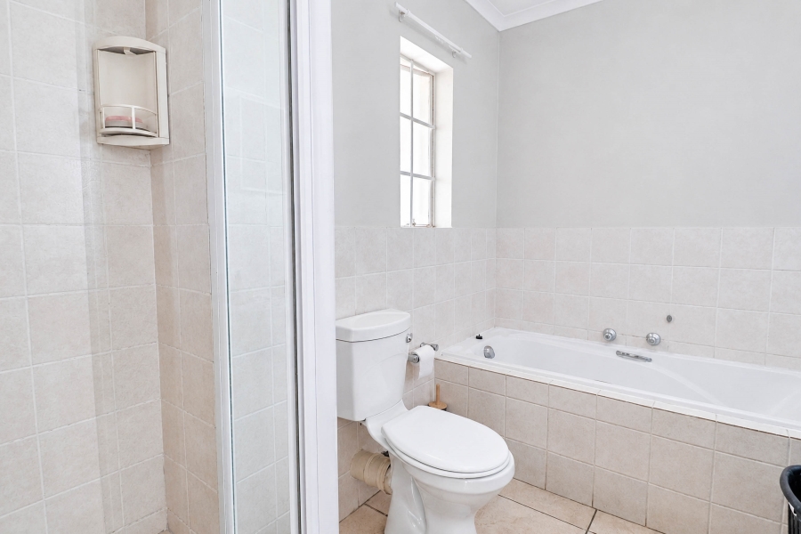 1 Bedroom Property for Sale in Kosmosdal Gauteng