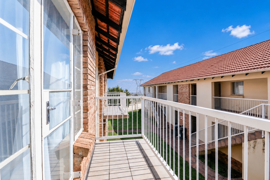 1 Bedroom Property for Sale in Kosmosdal Gauteng