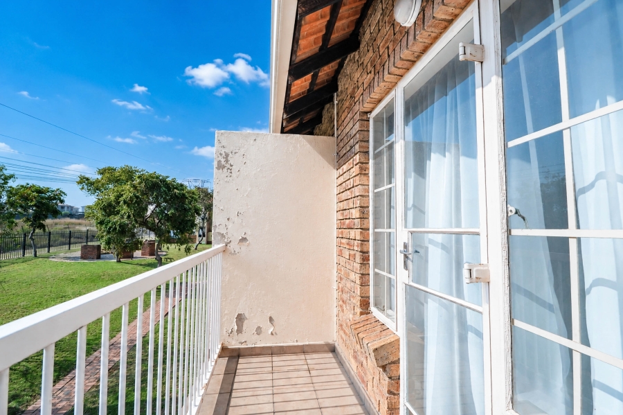 1 Bedroom Property for Sale in Kosmosdal Gauteng