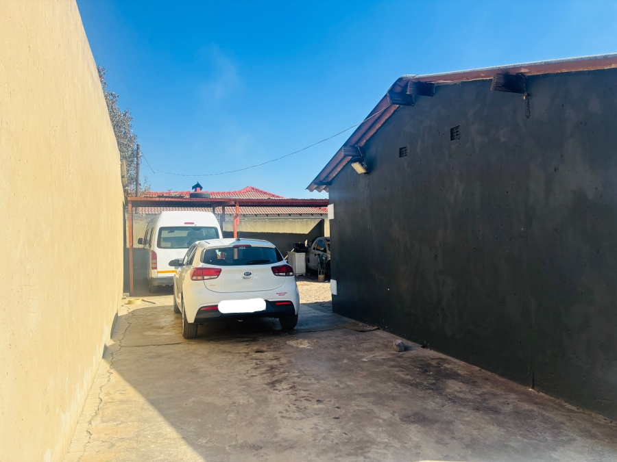 2 Bedroom Property for Sale in Tsakane Gauteng