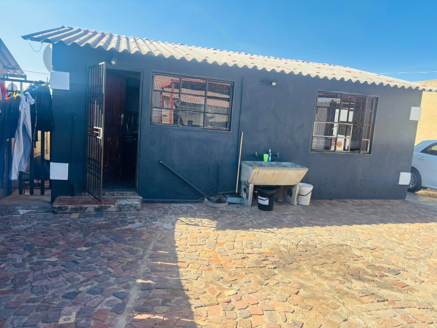 2 Bedroom Property for Sale in Tsakane Gauteng