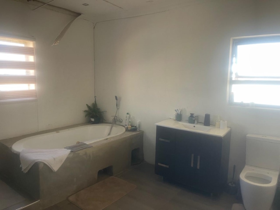 4 Bedroom Property for Sale in Riverpark Gauteng