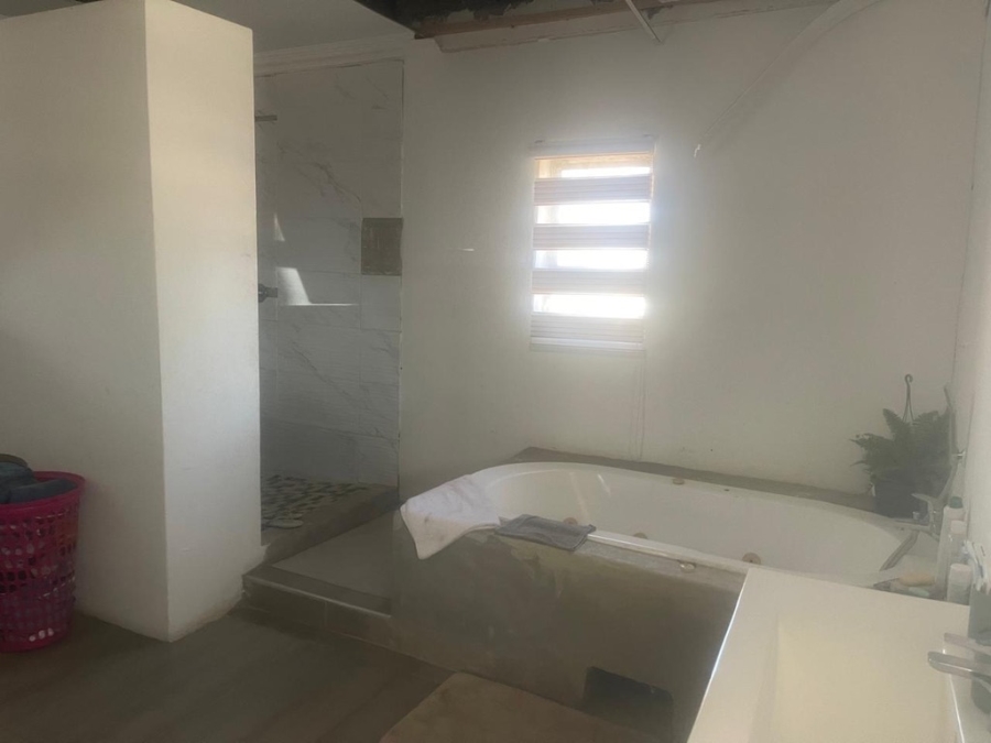4 Bedroom Property for Sale in Riverpark Gauteng